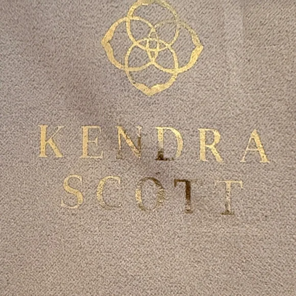 Kendra Scott Gold Bracelet with Light Pink Stone - Picture 2 of 4